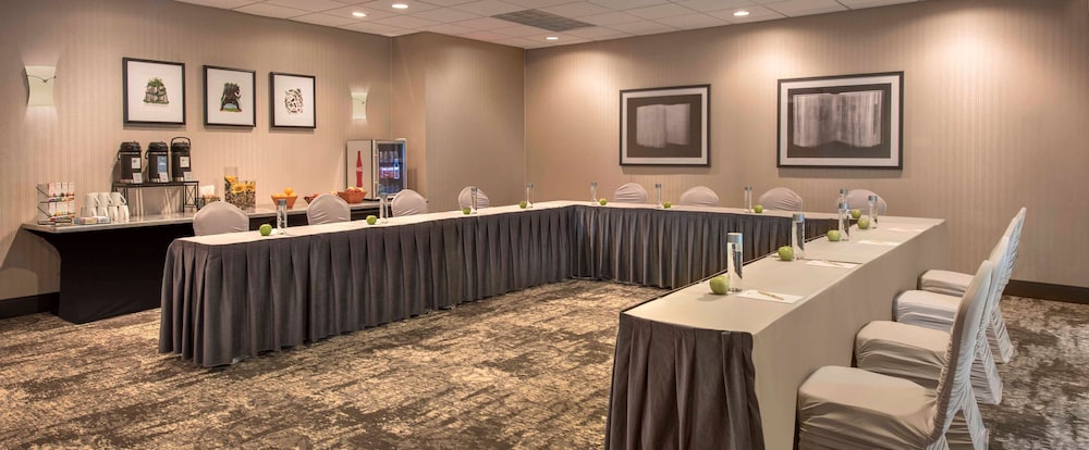 Doubletree By Hilton Chicago Schaumburg 42/45