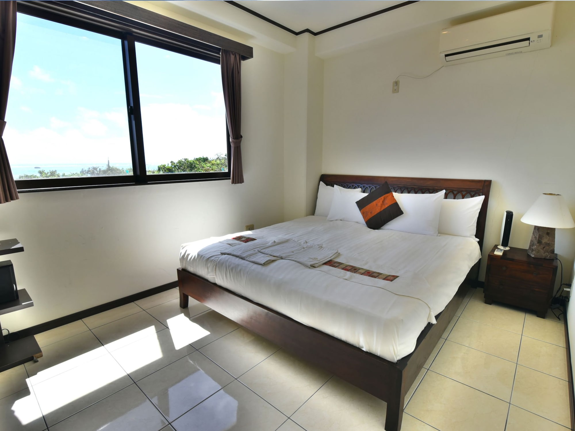 2 BEDROOMS, APARTMENT