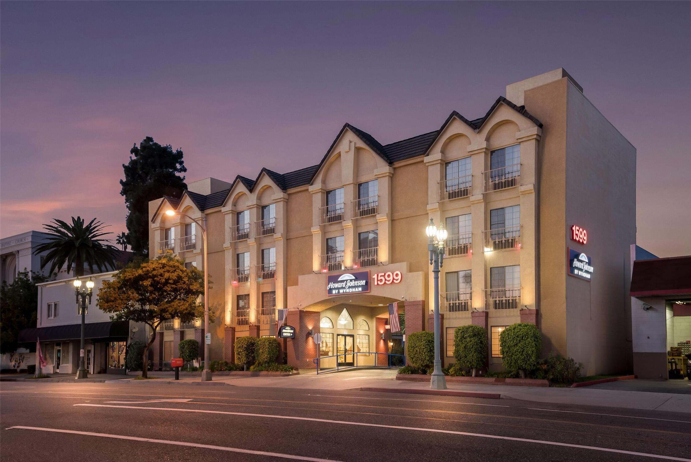 Howard Johnson by Wyndham Pasadena 4/52
