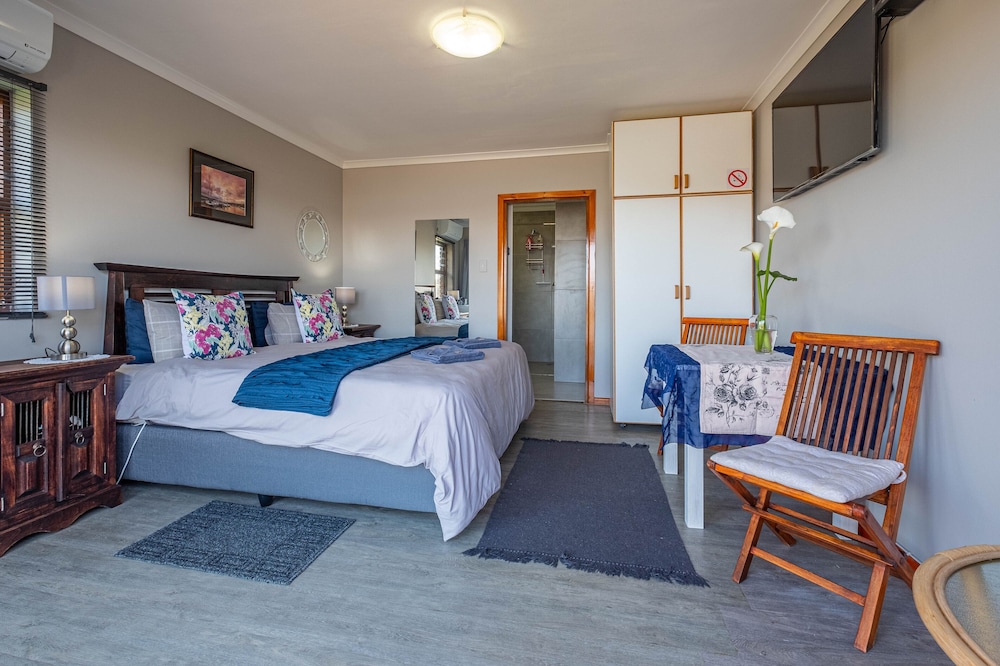 Suite, King Bed