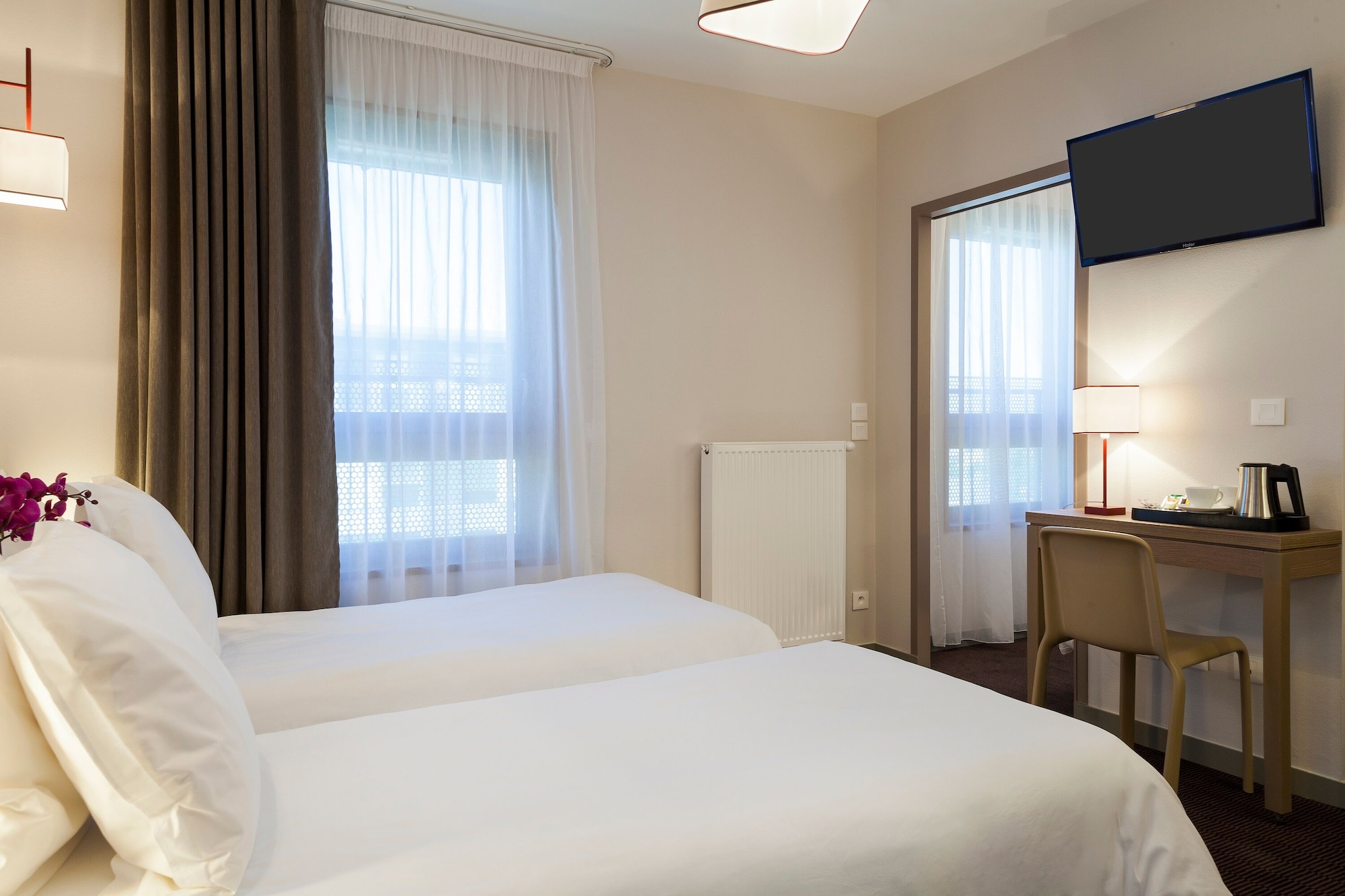 Room, Triple