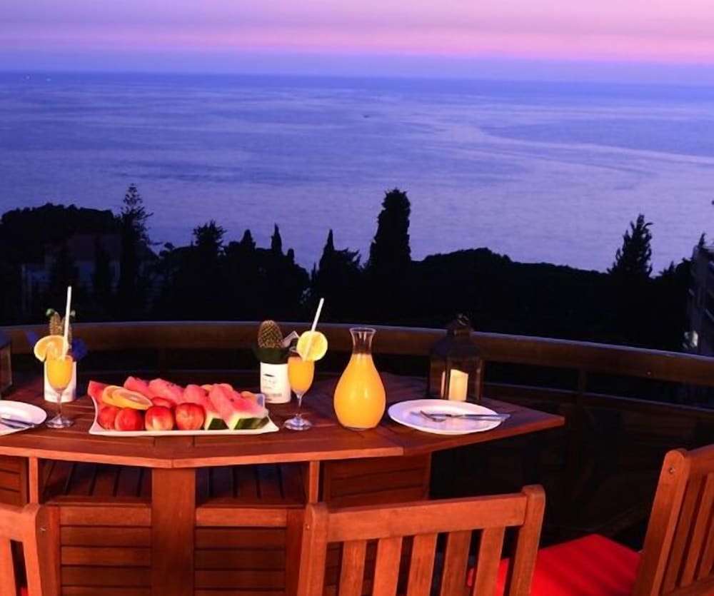 Nine Seven Hotel Jounieh 20/20