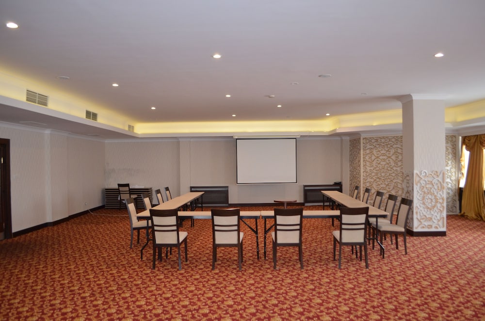ASRIN PARK HOTEL & SPA 41/53