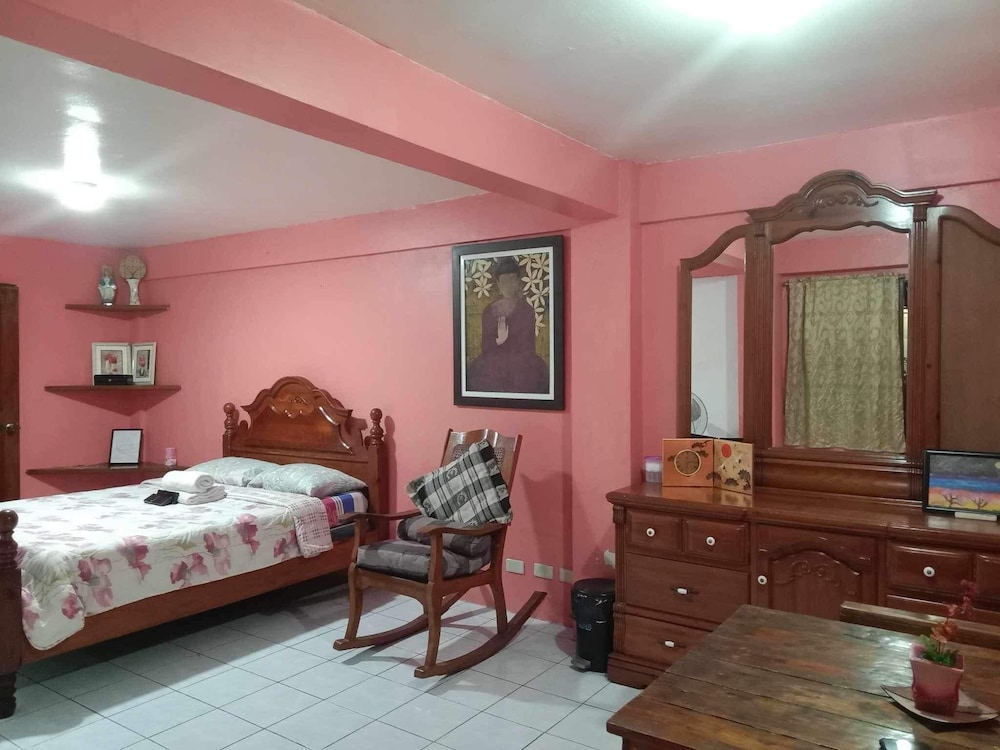 1St Street Park Apartelle 18/55