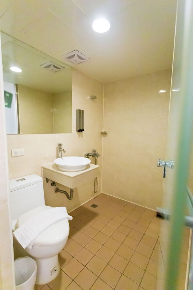 Wangfu Hotel 33/37