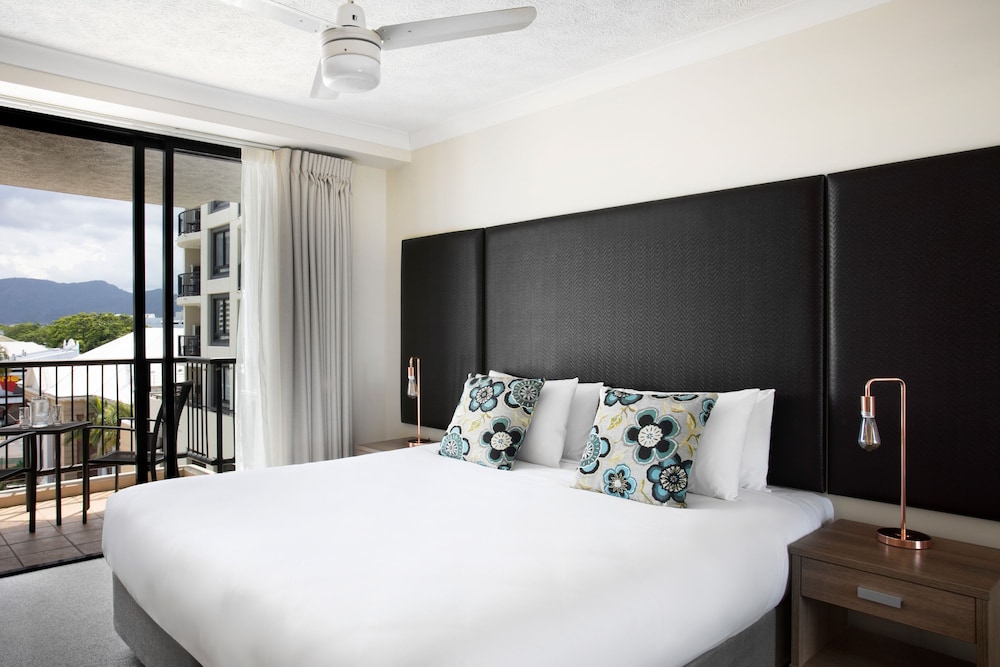 1 Bedroom, City View