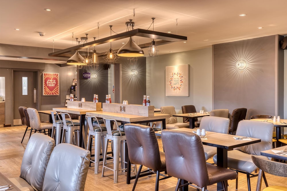 Premier Inn Waltham Abbey 48/54