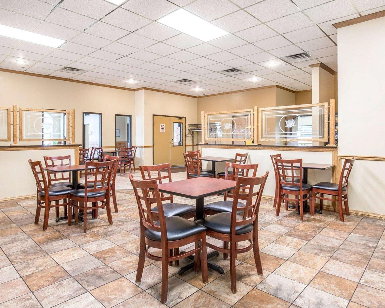 FairBridge Inn and Suites Glendive (ex Comfort Inn) 22/30