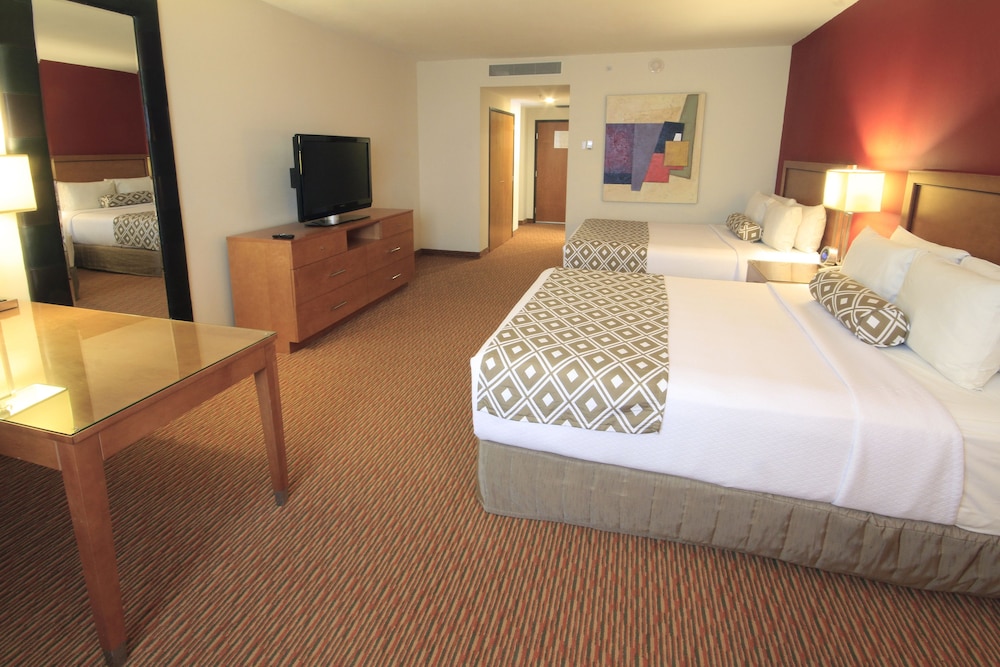 CROWNE PLAZA MONTERREY AEROPUERTO 12/75