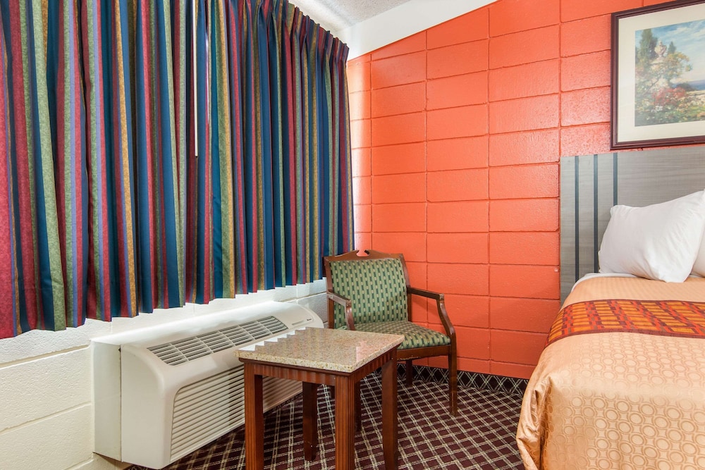 Rodeway Inn Nashville 18/36