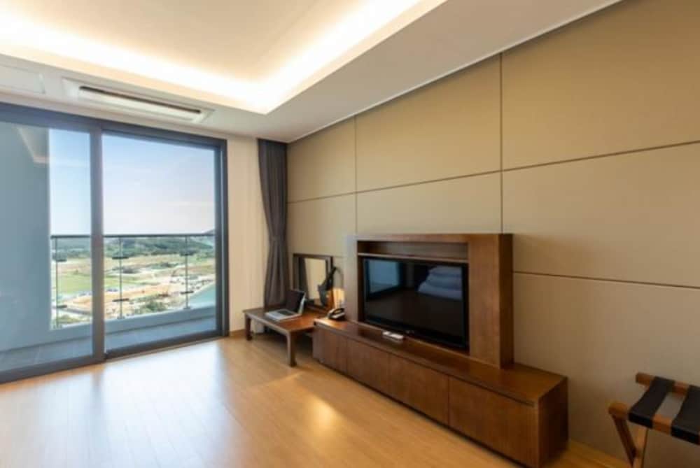Ramada Plaza by Wyndham Dolsan Yeosu 50/64