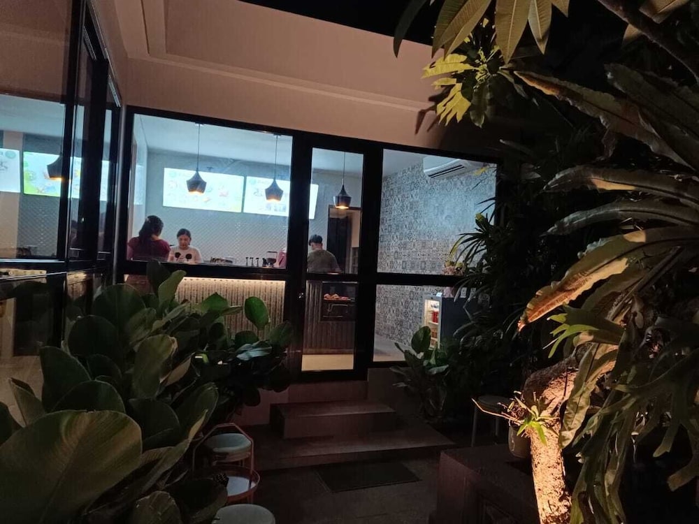 Padinis Villa & Coffee 74/77