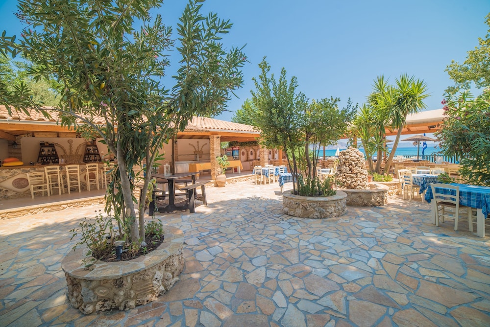 Porto Koukla Beach Hotel 61/89