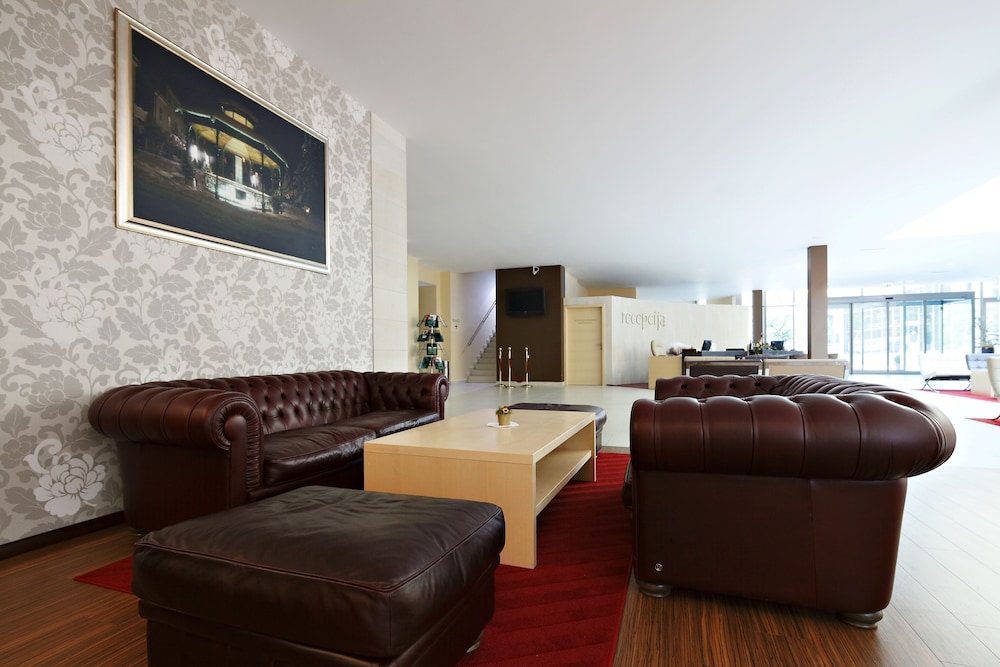 Izvir Hotel 33/47