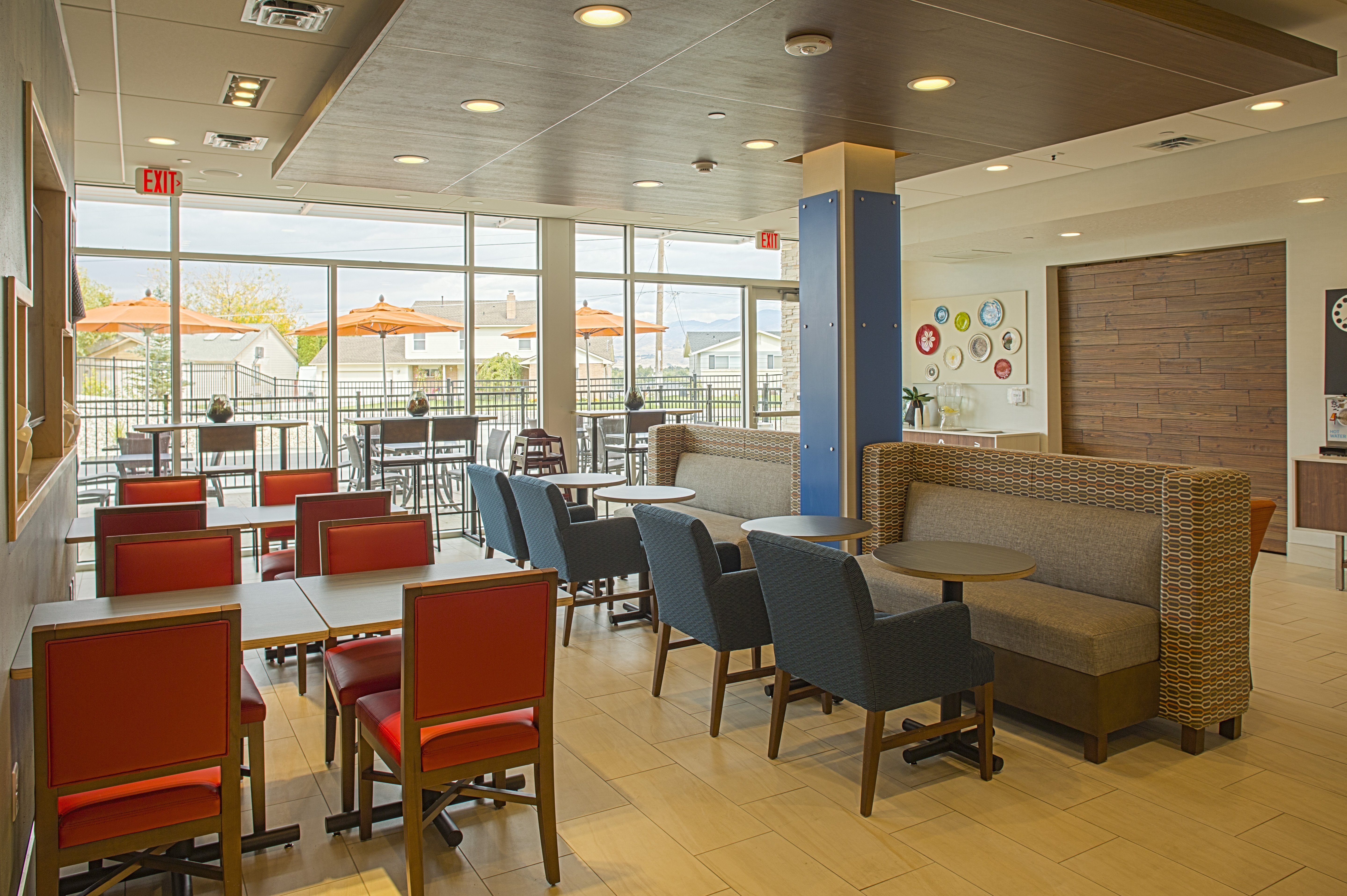 Holiday Inn Express Suites Boise Airport 46/80