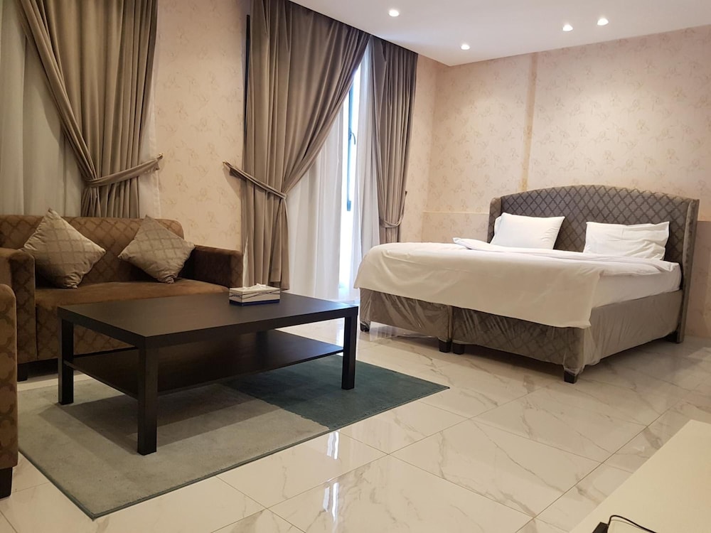 Magic Suite Hotel Salmiya 20/51