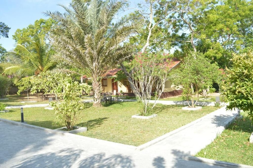 The Lake View Bungalow Yala 41/50