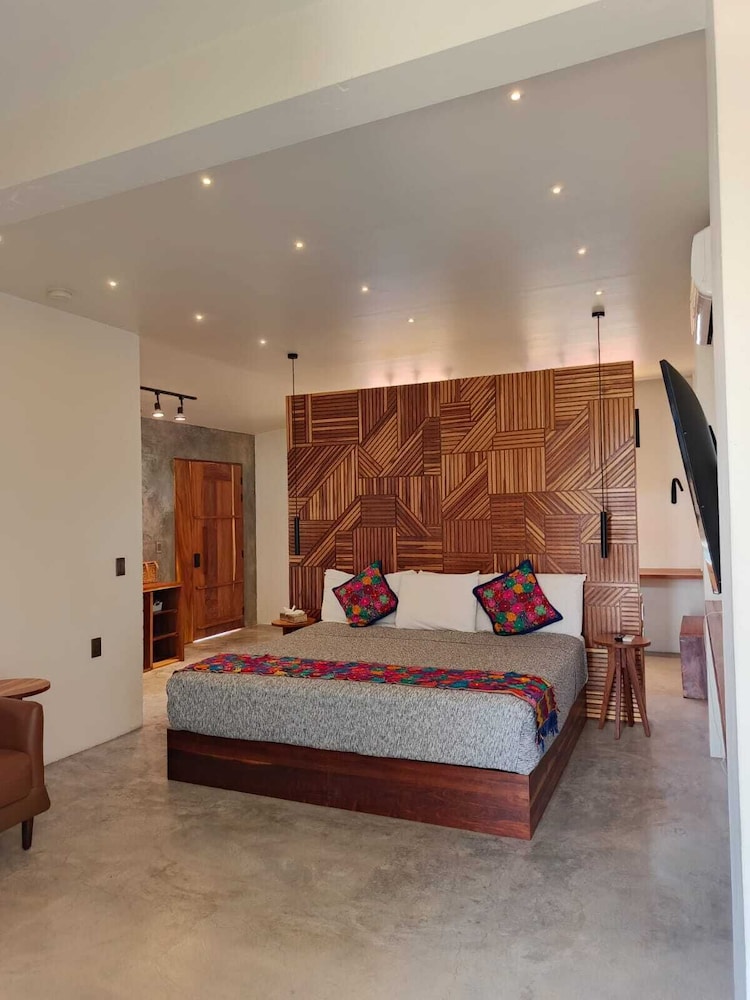 1 BEDROOM, PANORAMIC, STUDIO, SUITE, KING BED, CITY VIEW, TERRACE