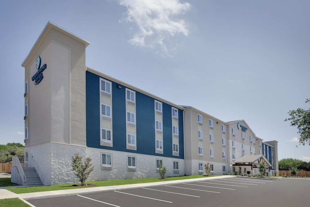 WoodSpring Suites San Antonio Stone Oak 36/42