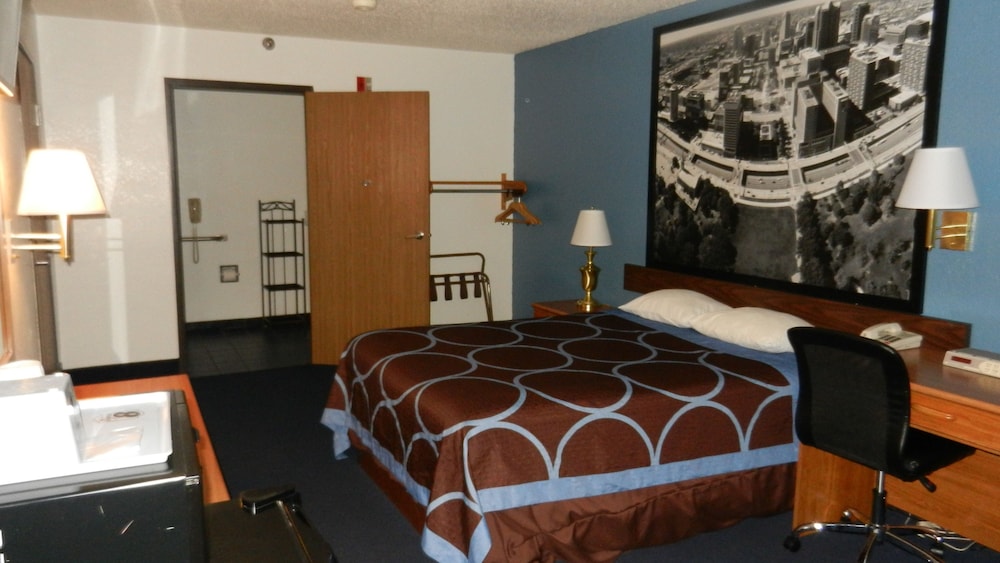 Super 8 By Wyndham Potosi 6/29