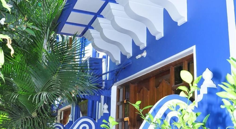 MAYFLOWER BEACH RESORT 4/50