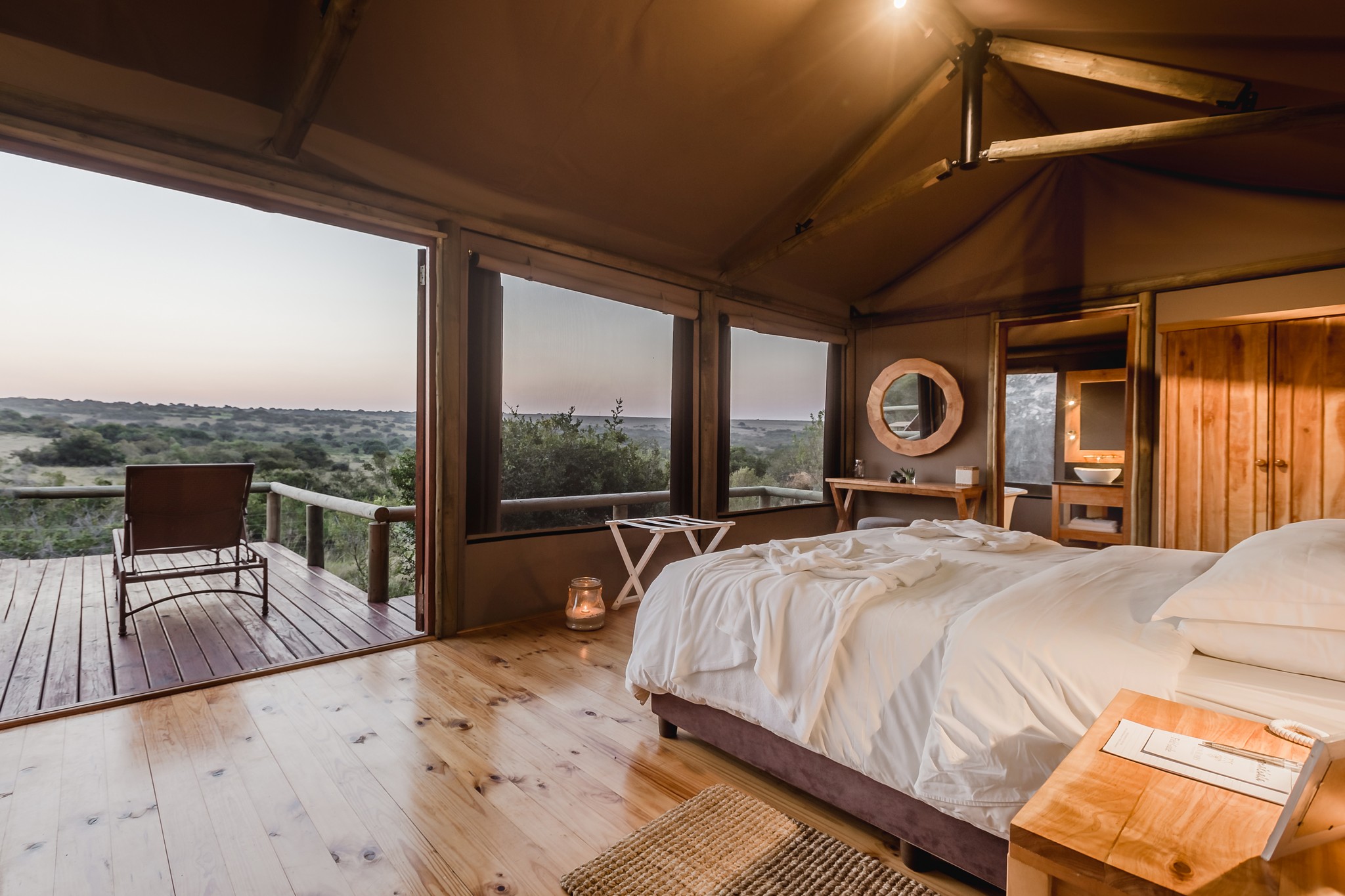 Room at Hlosi Game Lodge, PATERSON