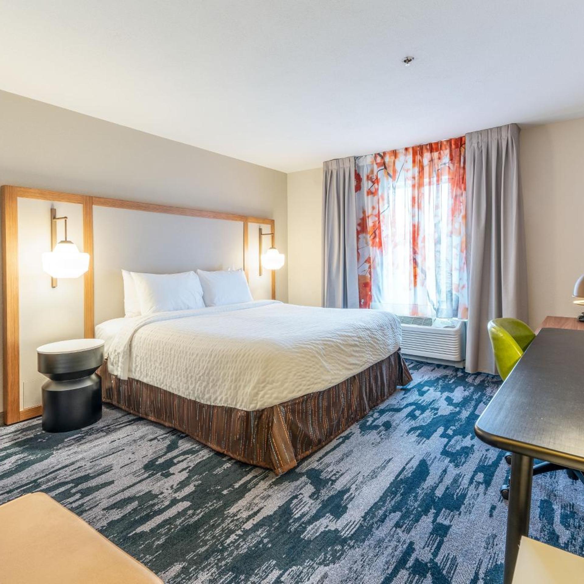 1 Bedroom, Suite, King Bed, Sofa