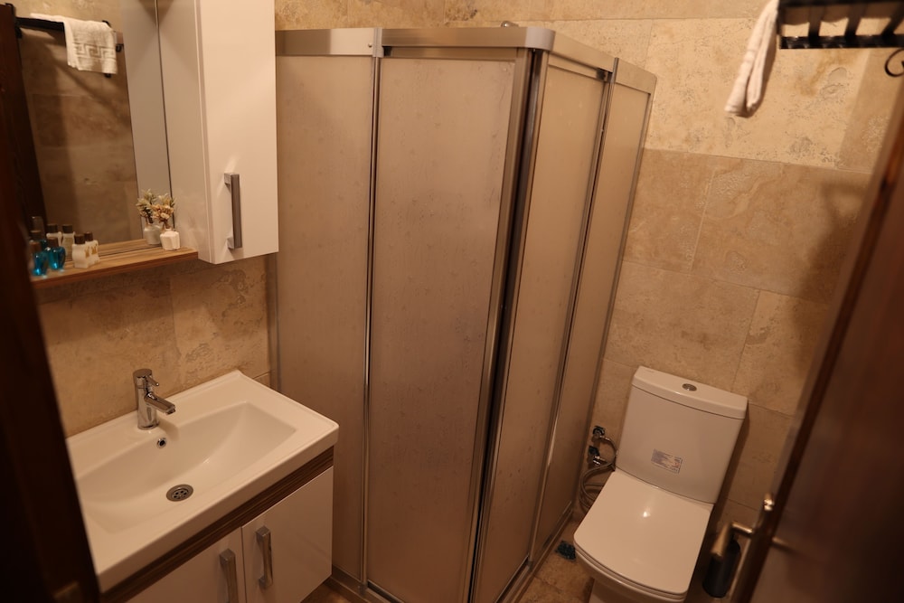 Calina Otel 48/50