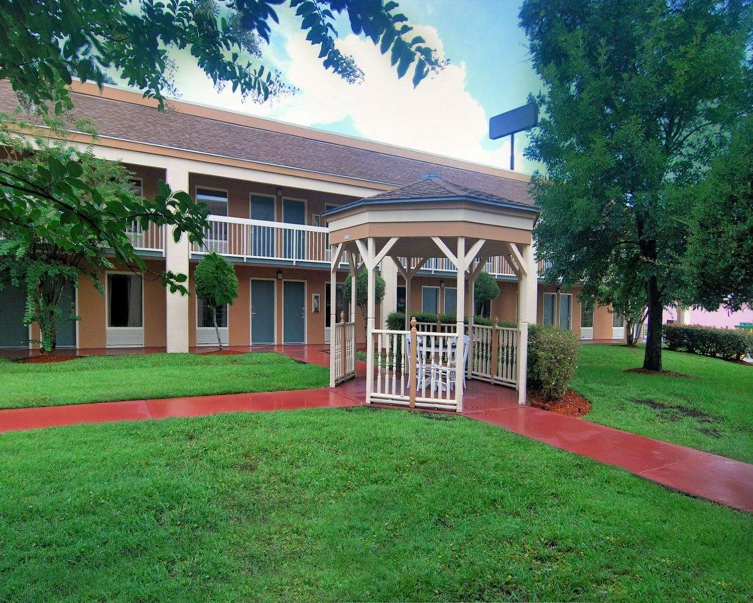 Quality Inn Kingsland GA 7/7