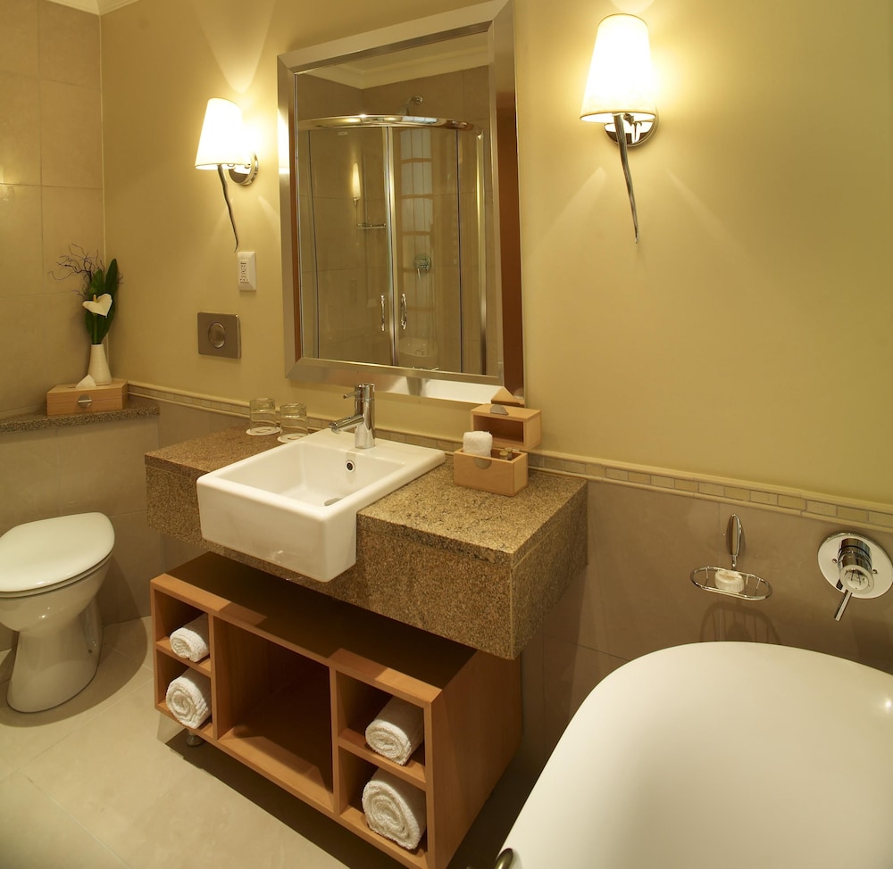 Sun City Hotel 45/50