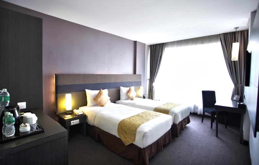 SUPERIOR, TWIN BEDS
