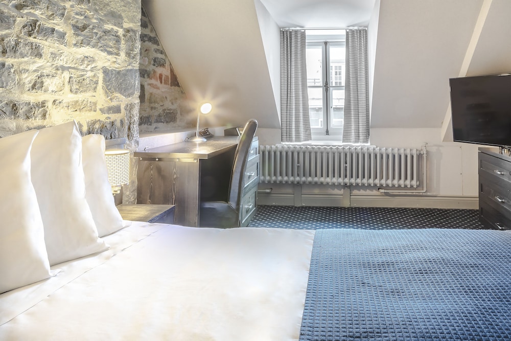 Hotel Louisbourg 34/49