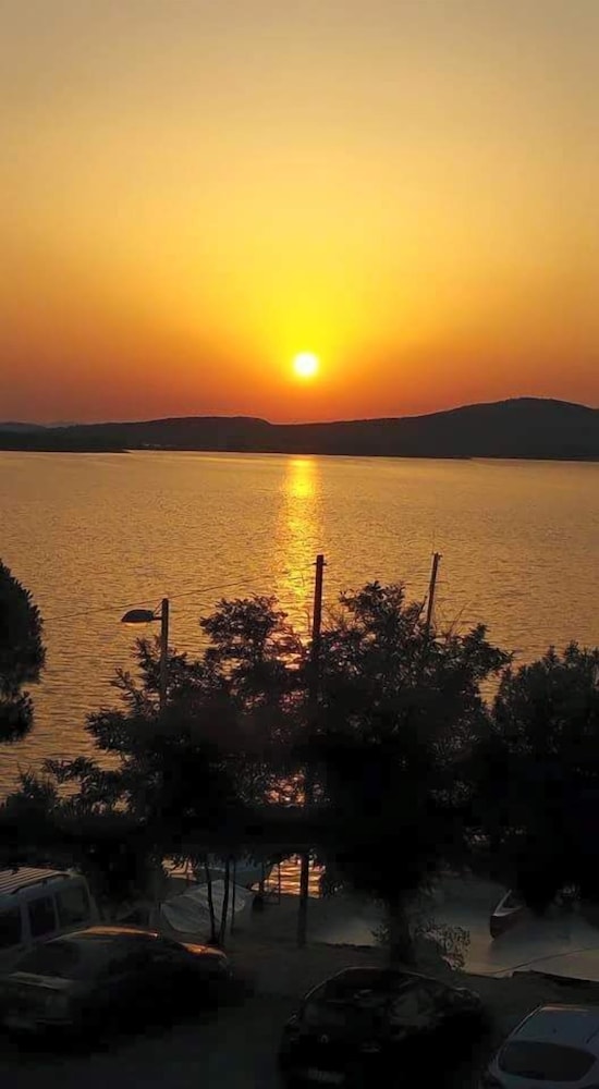 Camlik 87 Hotel Ayvalik 57/63