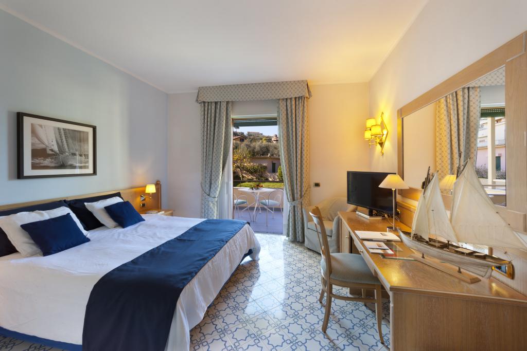 ROOM, DOUBLE BED, BALCONY