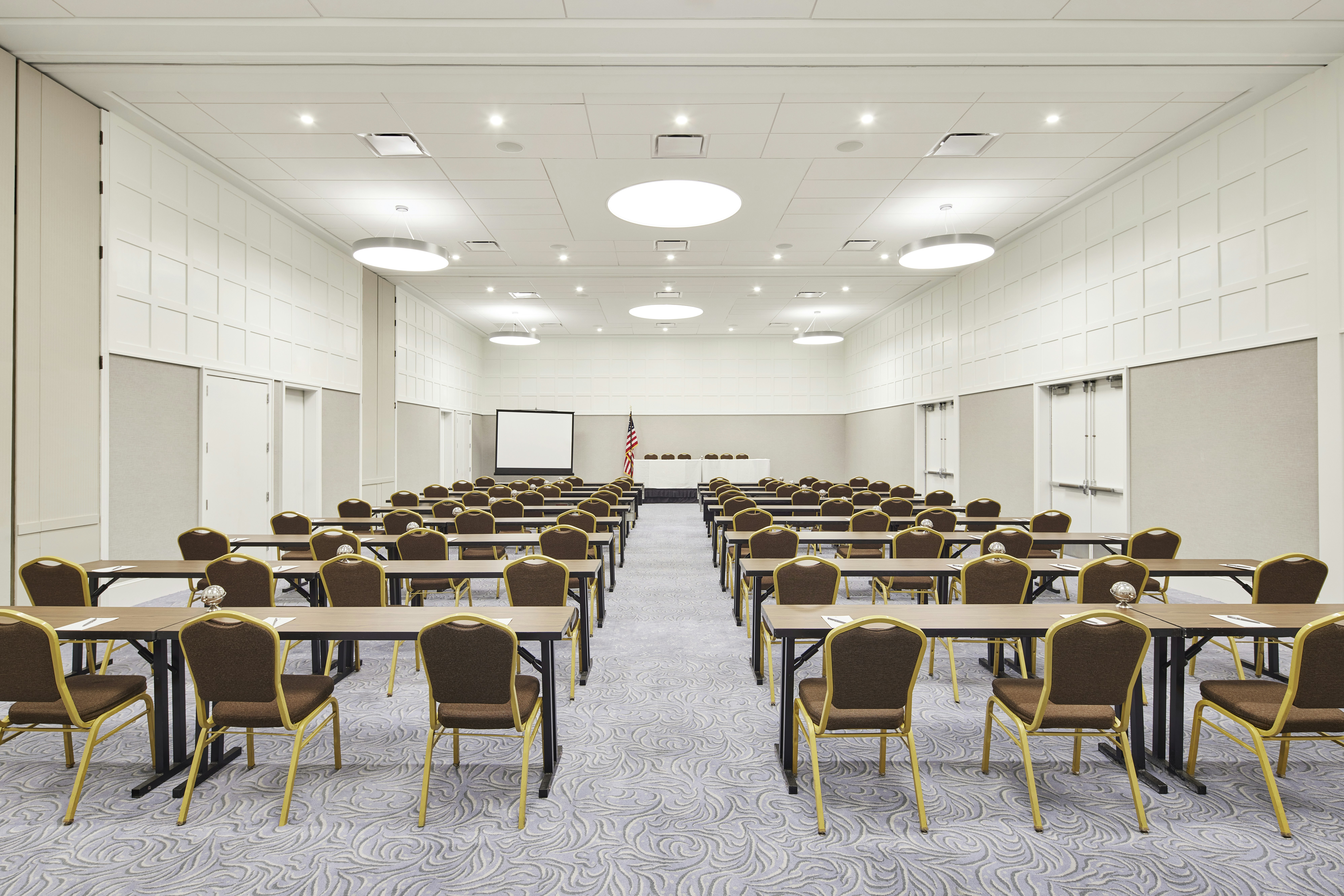 Embassy Suites Alexandria Old Town 44/51