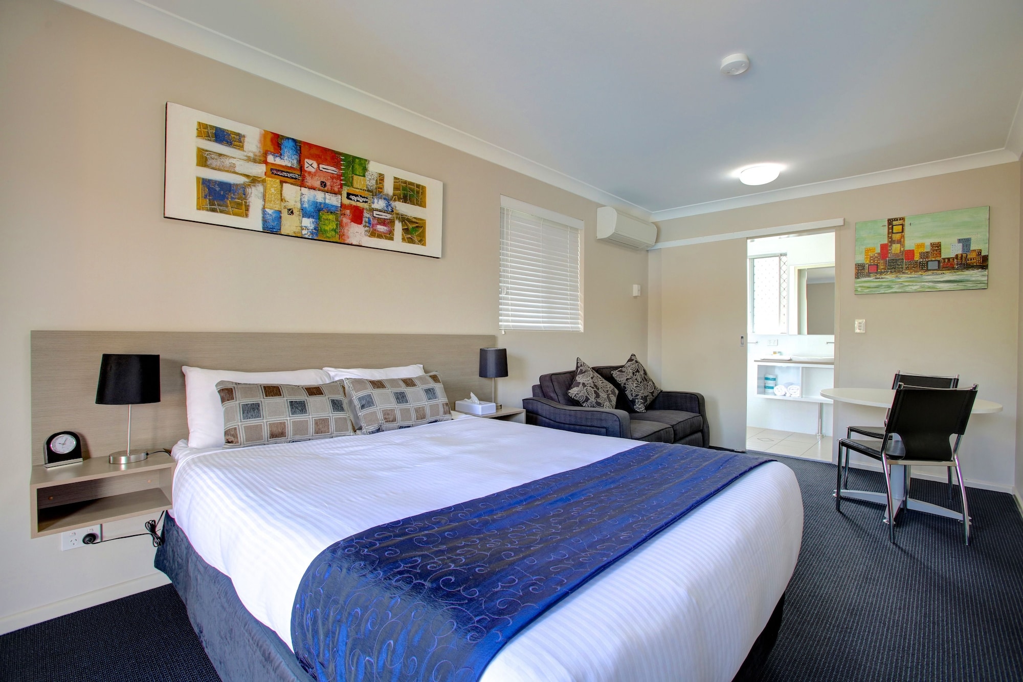 Room, Queen Bed, Pool View