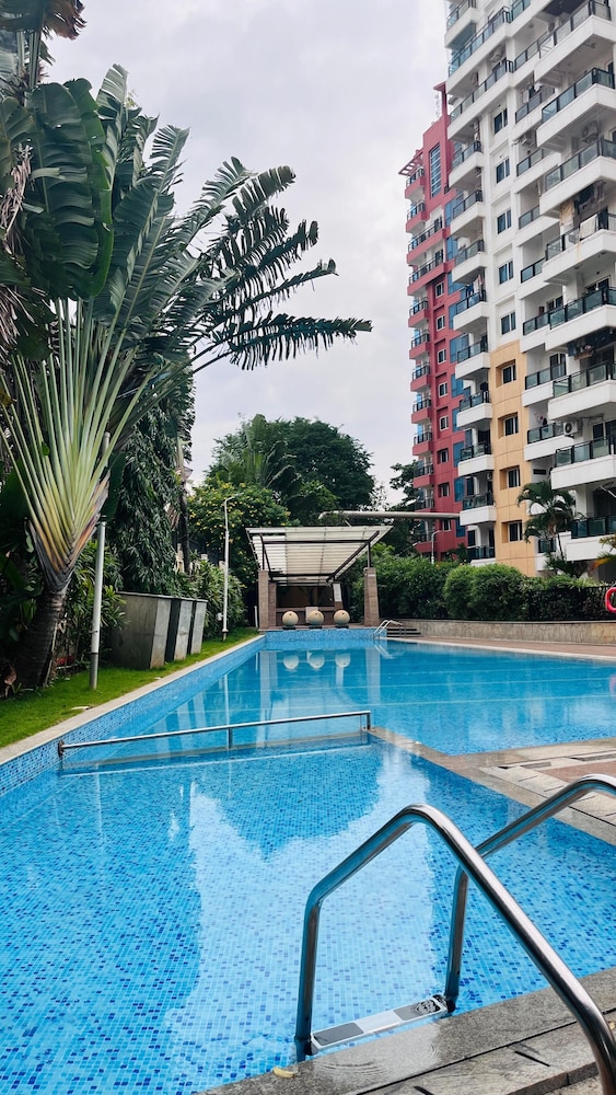 Royal Orchid Suites 6/58