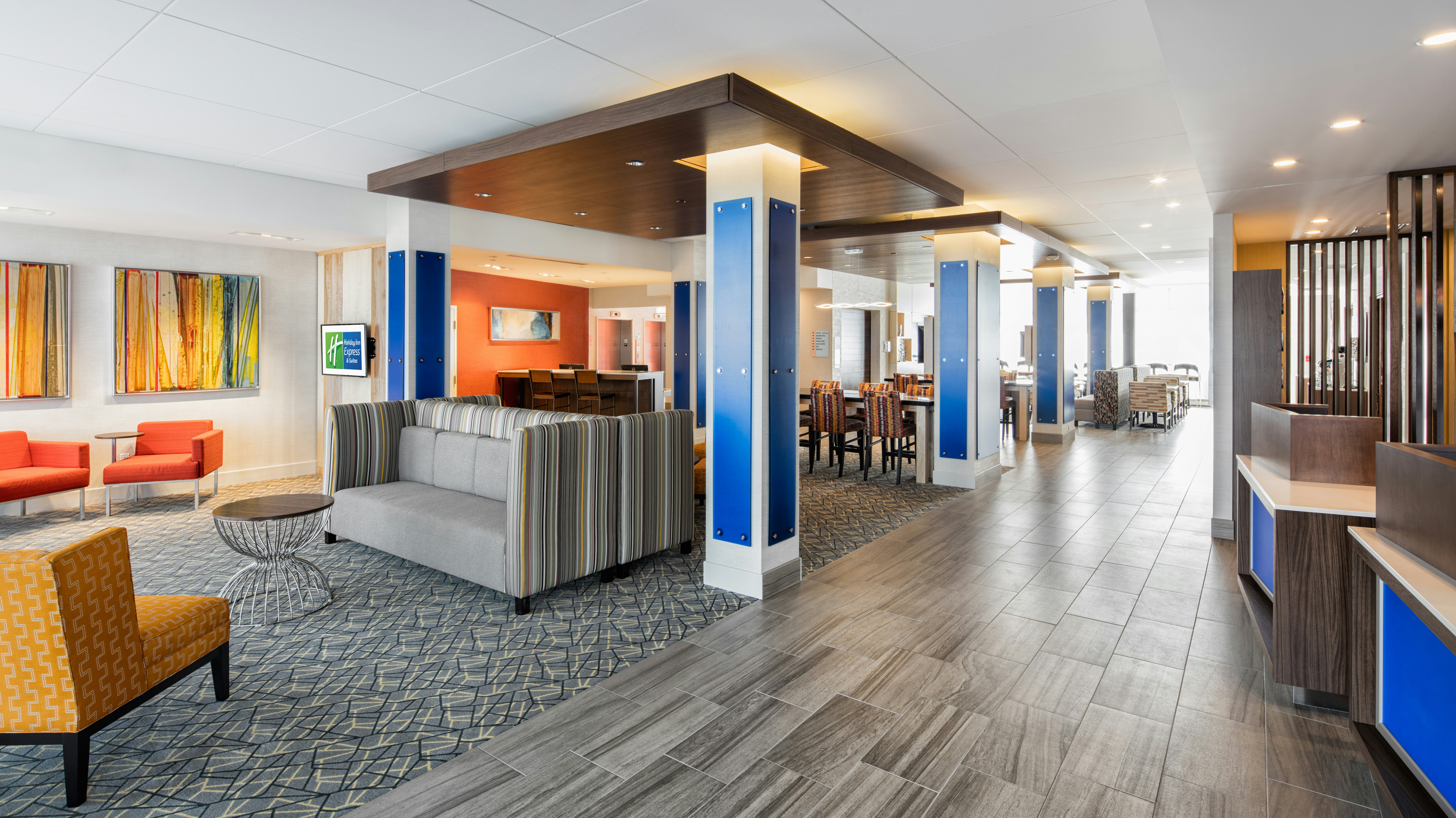 Holiday Inn Express Suites East Peoria Riverfront 6/40