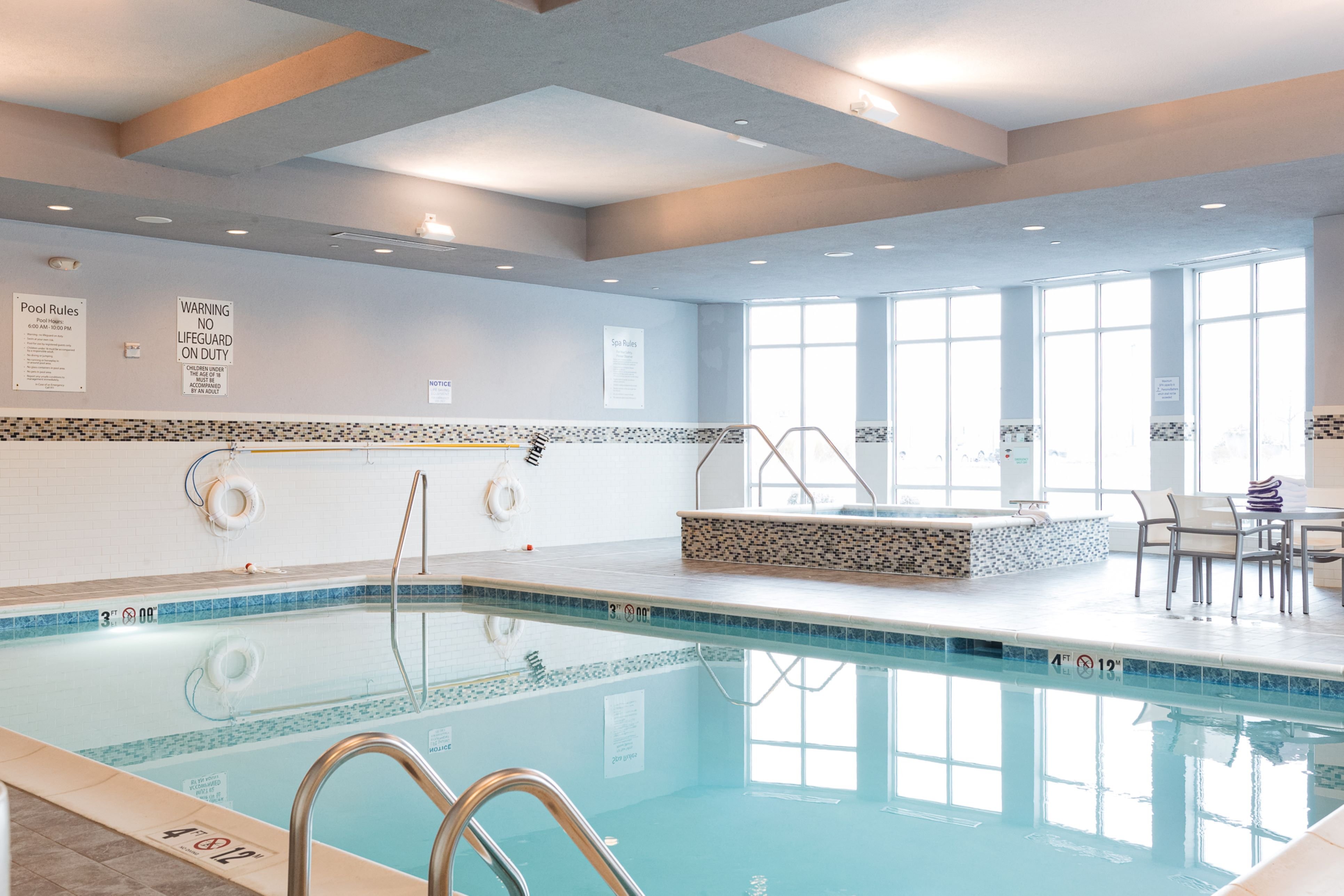 Holiday Inn Hotel And Suites Davenport 18/56