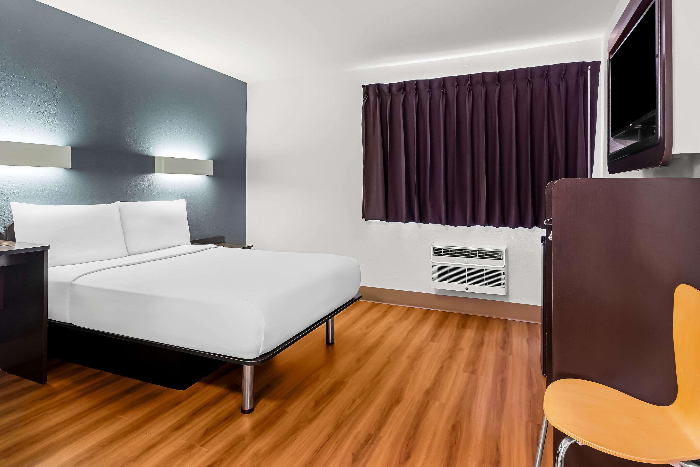 Room, Double Bed, Accessible