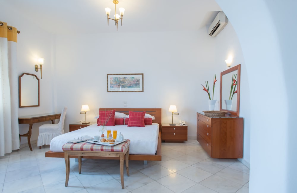 Mykonos Adonis Hotel 66/76