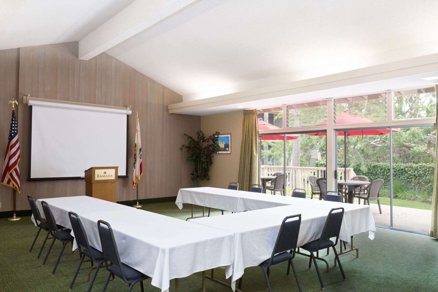 Ramada By Wyndham Santa Barbara 29/42