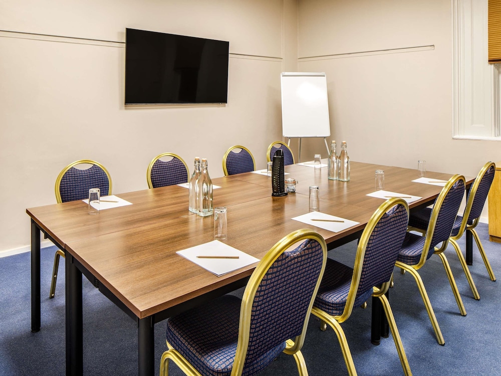 Mercure Maidstone Great Danes Hotel 62/75