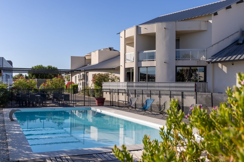 Hotel Les Domes - Perpignan Sud by Hosteletour 3/65