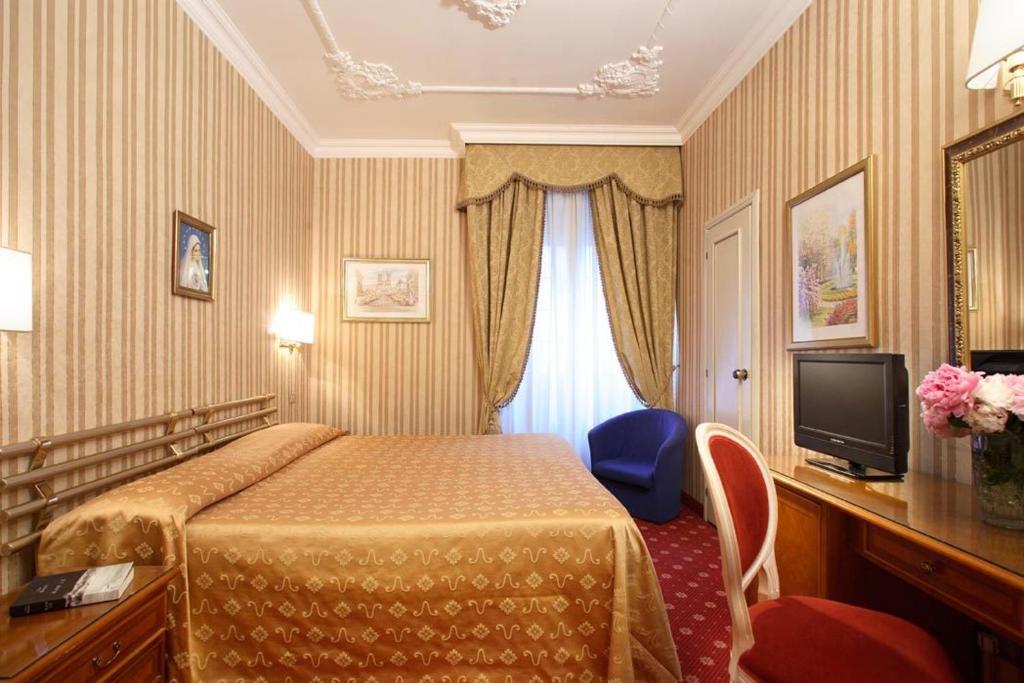 Hotel Eliseo 27/35