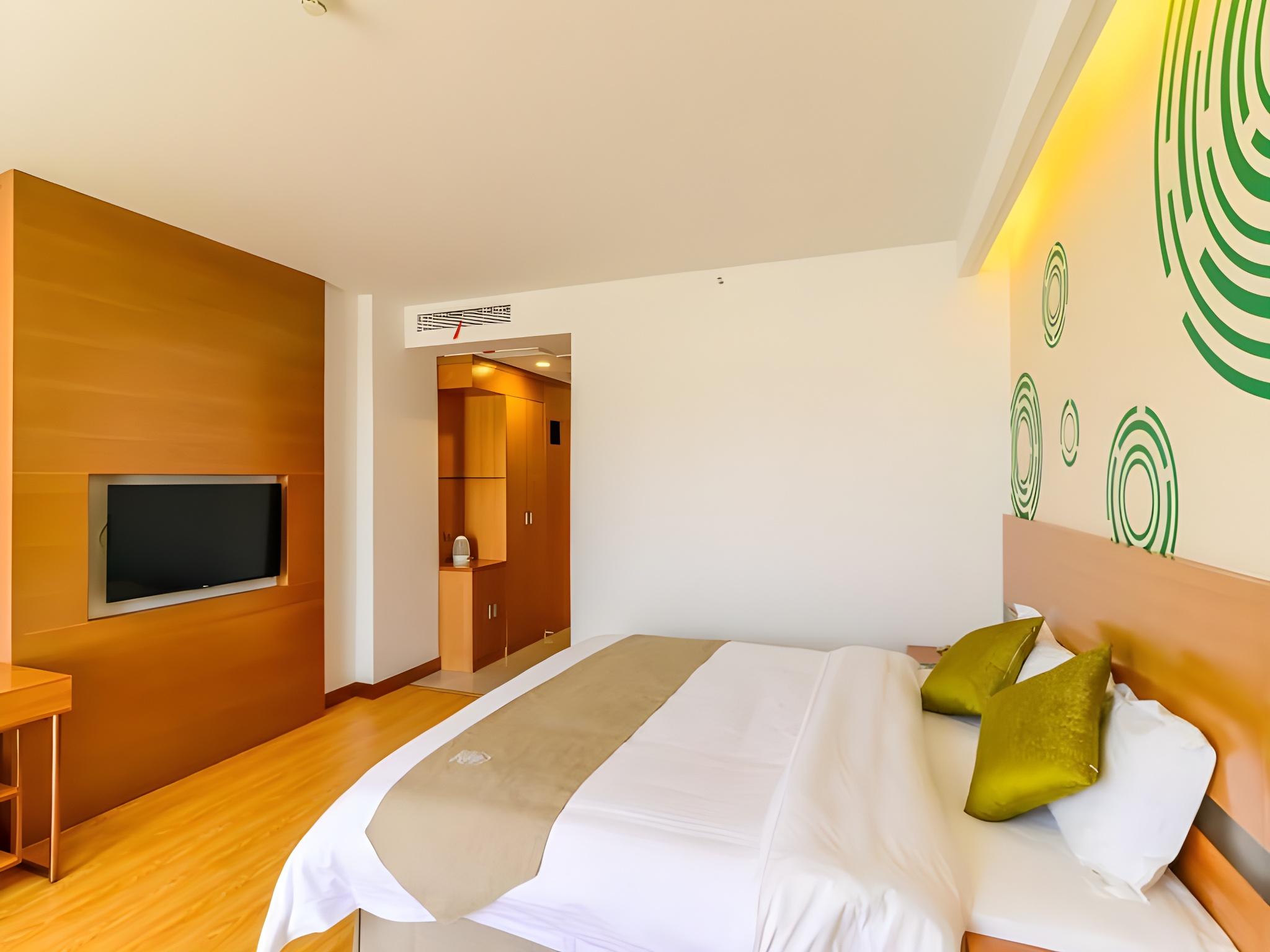 Room, King Bed, Queen Bed