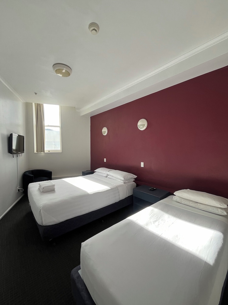 Nomads Capital Backpackers Wellington- Adults only 19/63