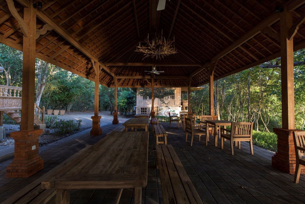 Menjangan Ecolodge 35/50