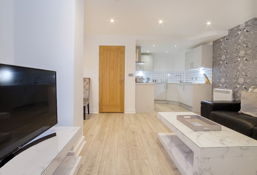 Reubens Court and City Apartments 29/33