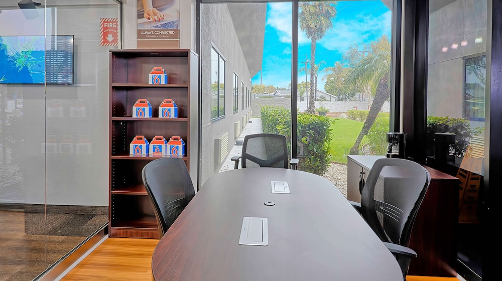 Motel6 Los Angeles, CA - Los Angeles - LAX 42/59